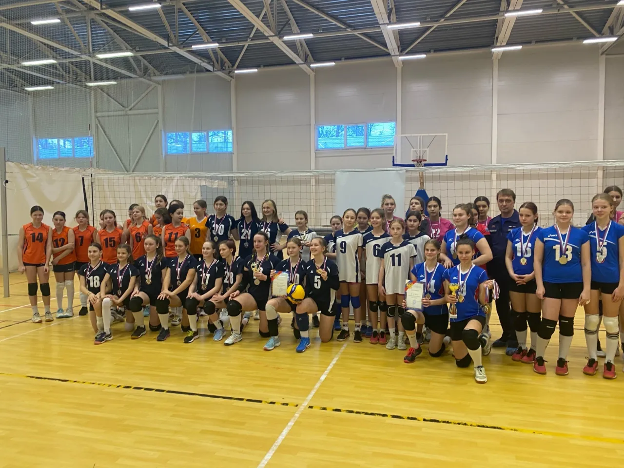 Кировск спортивный комплекс. Волейбольная команда. Волейбольная команда 2009 года. Волейбольный турнир. Кубок волейбол.