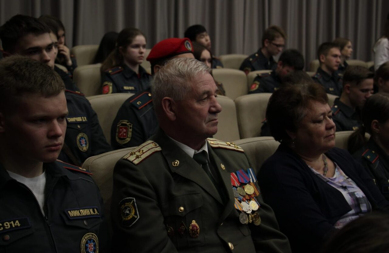 Три поколения огнеборцев Миклиных