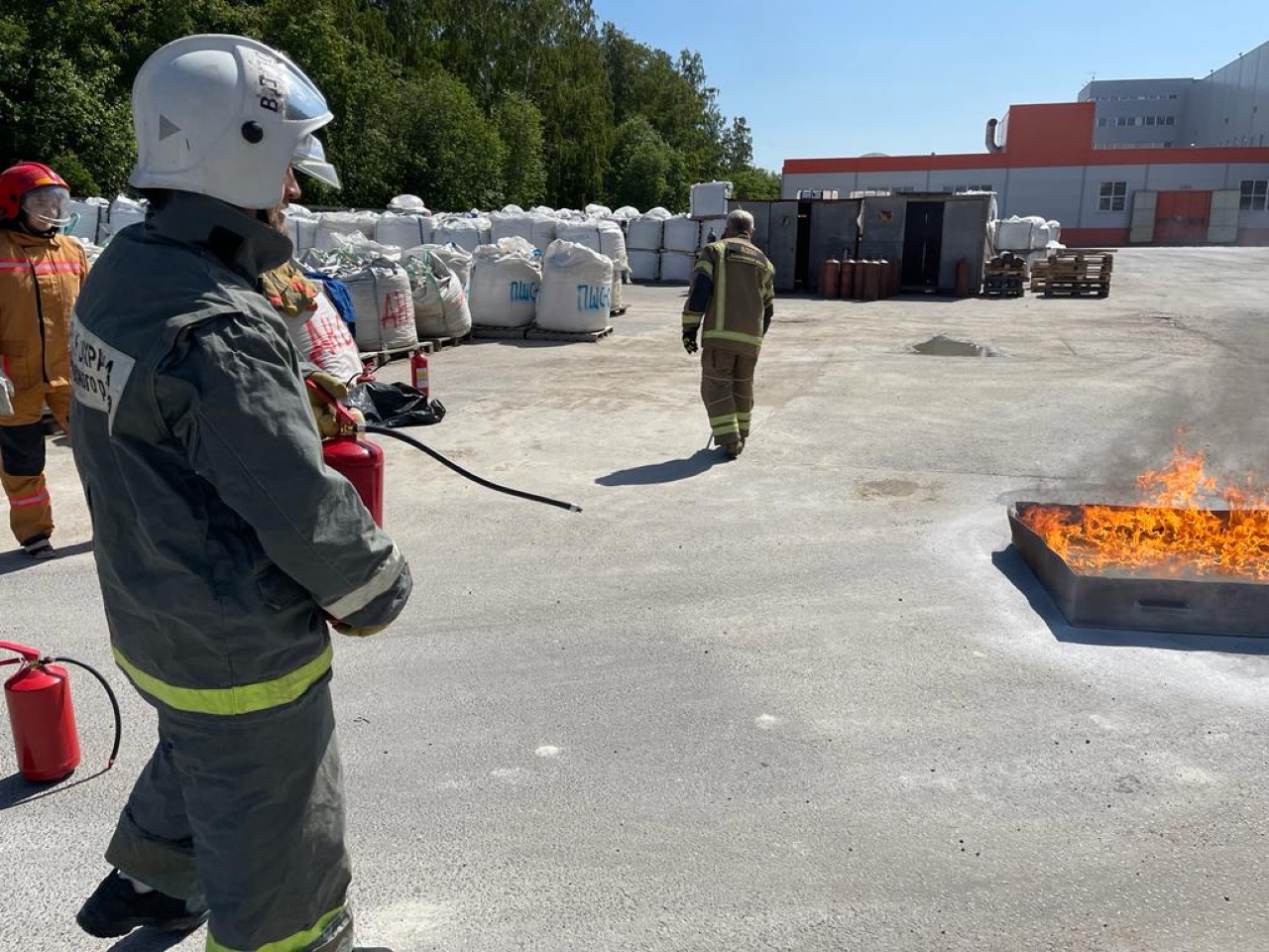 Плановая противопожарная тренировка на предприятии Ломоносовского ...